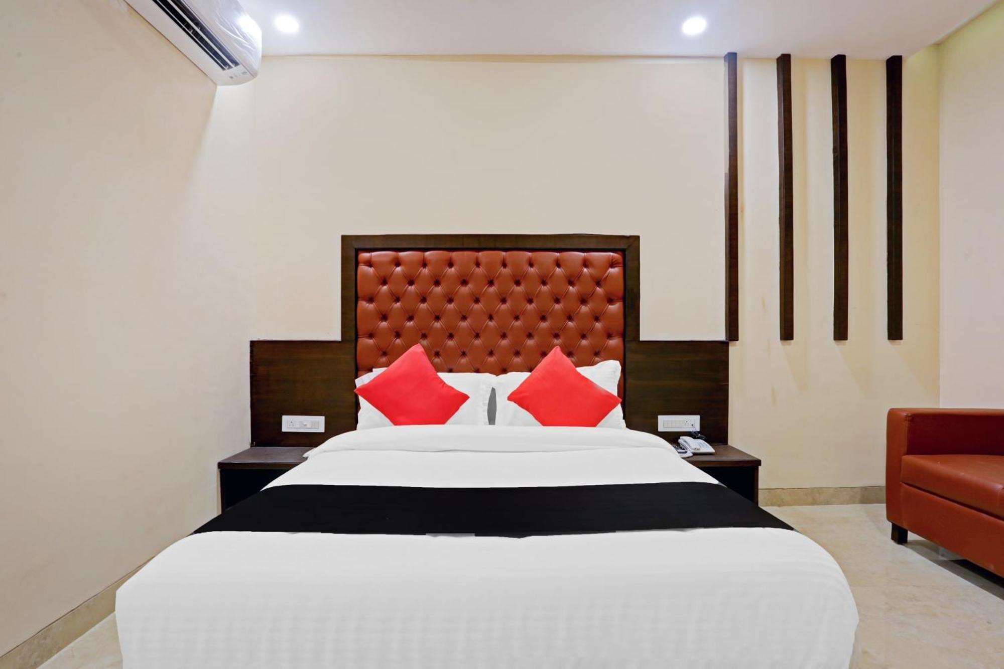 Capital O 80951 Hotel Vertigo Suite Mumbai Exterior foto