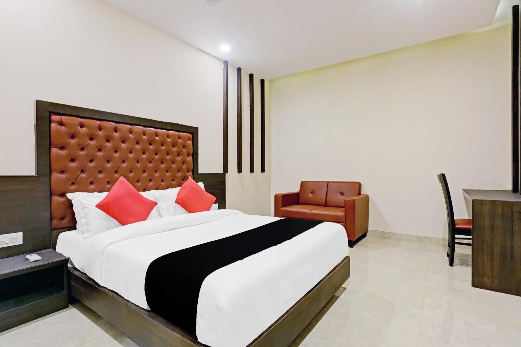 Capital O 80951 Hotel Vertigo Suite Mumbai Exterior foto